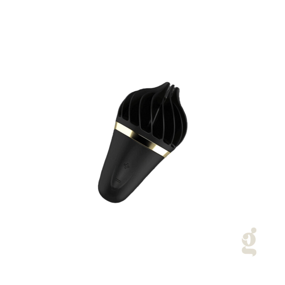 Perspectiva técnica del estimulador Satisfyer negro con láminas giratorias para catálogo Gimo.