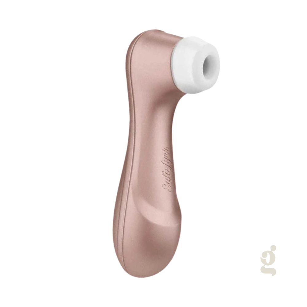 Fotografía de estudio estilizada del Satisfyer Pro 2 resaltando sus acabados metalizados y diseño ergonómico.